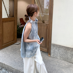 蓝色晕染挂脖背心阔腿裤女2025夏季新款清冷感气质穿搭一整套图片