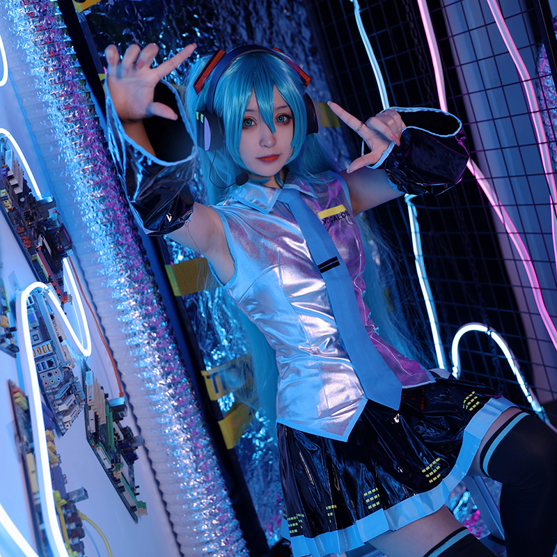 江城木初音未来COS服MIKU公式服动漫白银漆皮JK服cosplay套装女-封面