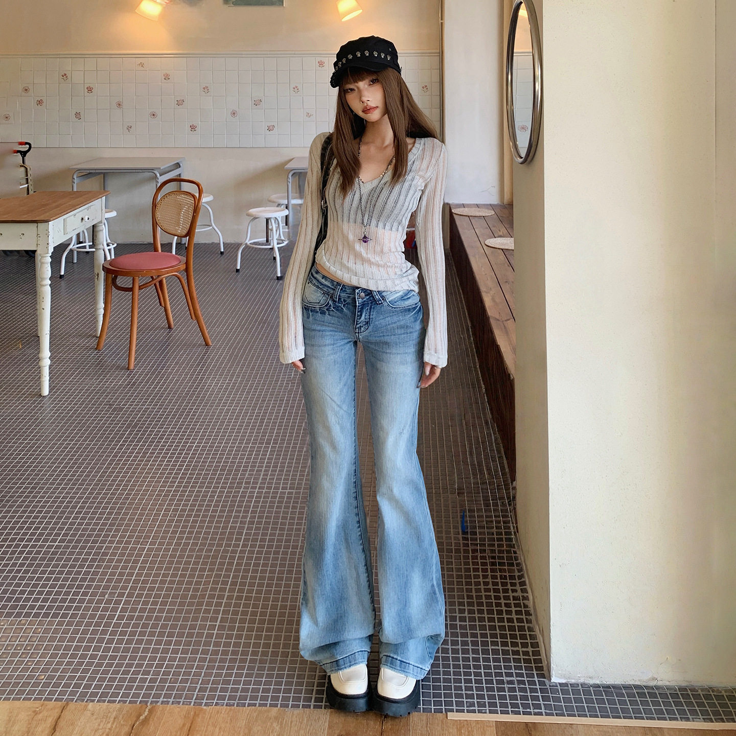 浅色低腰微喇牛仔裤女2025年秋冬新款辣妹修身显瘦百搭马蹄直筒裤