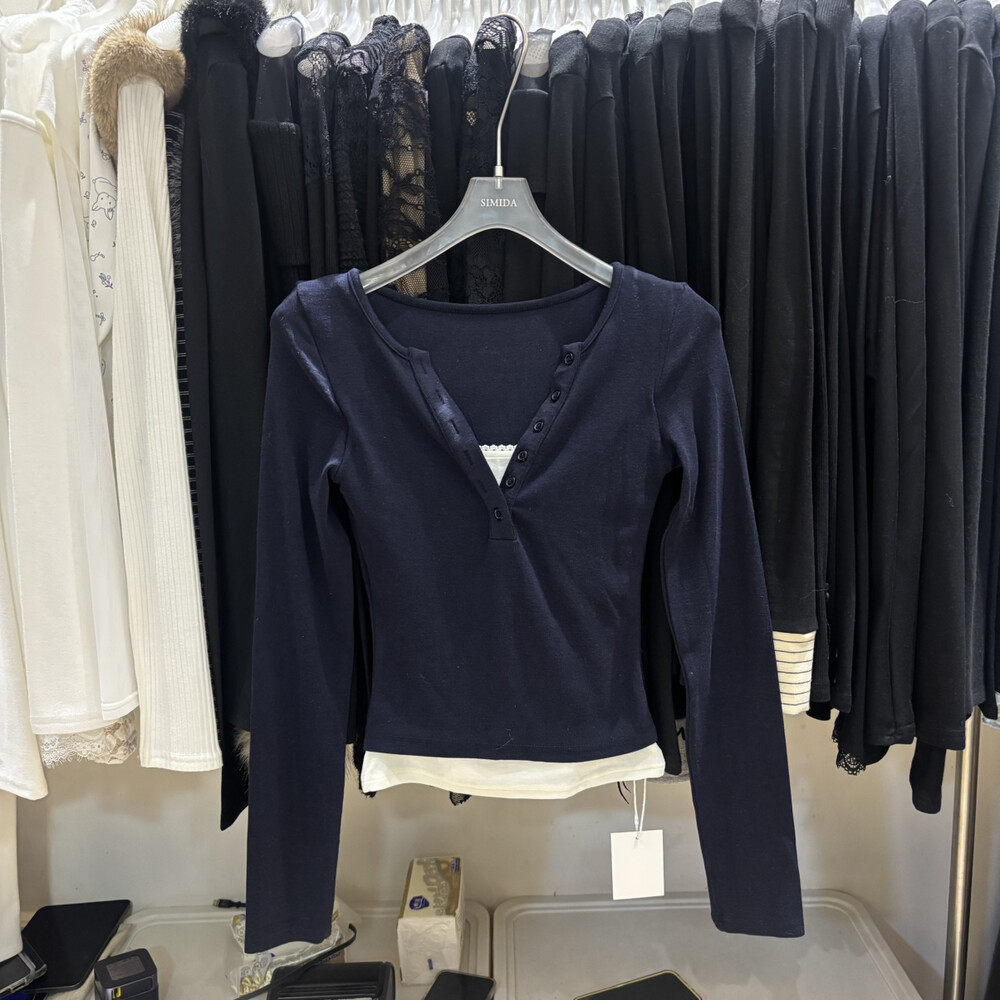 Simida正版2025冬季新款韩版洋气时尚百搭V领纽扣撞色假两件上衣,女装/女士精品,T恤,淘宝优惠券,粉丝福利购,淘宝优惠卷