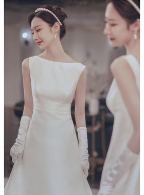 定制韩式优雅复古赫本风缎面轻婚纱新娘简约露背迎宾宴会礼服白羽