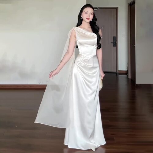 高级定制奥地利贵妇复古唯美小众设计斜肩飘带无袖轻婚纱礼服笙冉