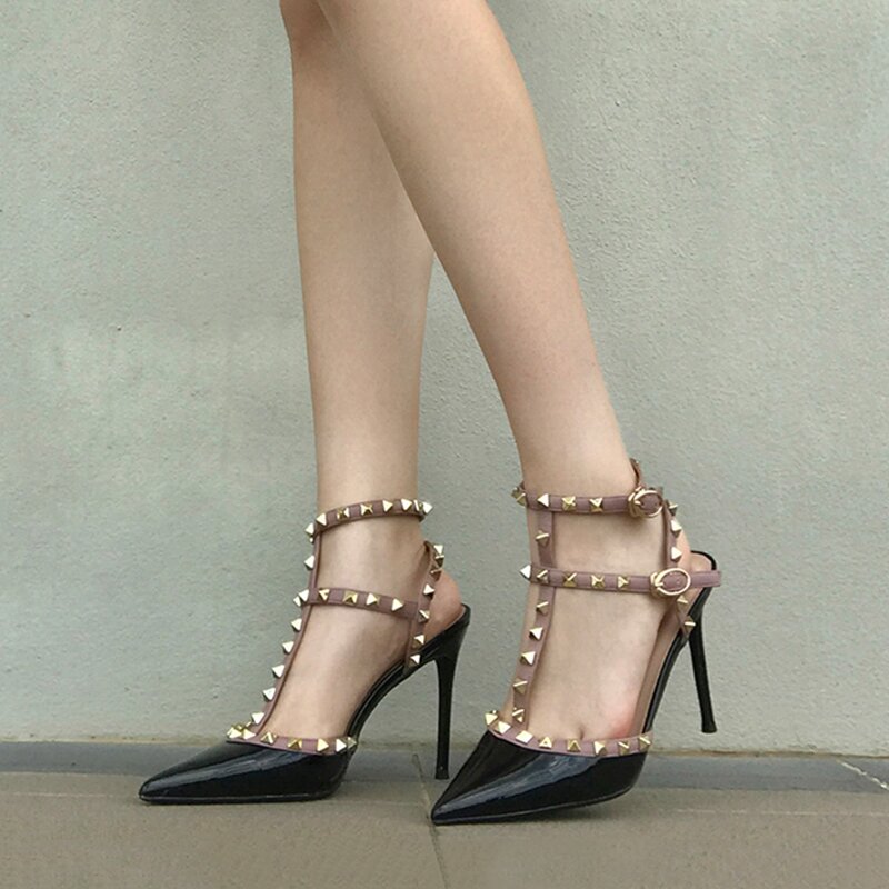 2023年春夏v家铆钉裸色高跟鞋女凉鞋细跟季新款罗马性感单鞋尖头