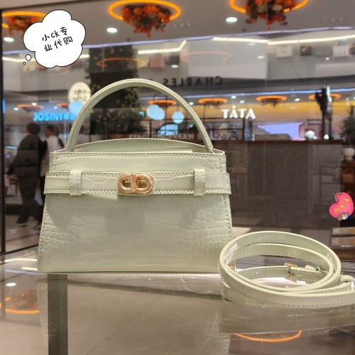 CHARLES&KEITH秋冬女包CK2-50270880-1单肩手提鳄鱼纹凯莉包婚包