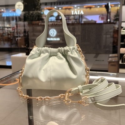 CHARLES＆KEITH 25夏季新款CK2-10151320斜挎手提云朵包女包