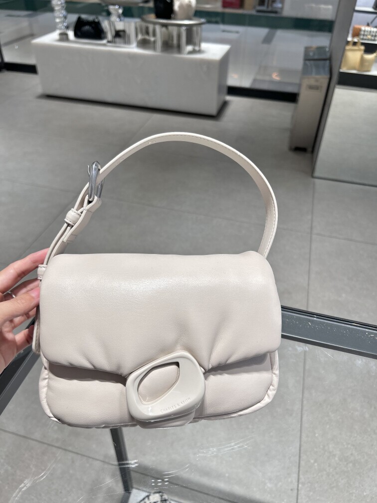 CHARLES&KEITH 夏季新款小CK2-20271242柔软纯色大容量斜胯包女包