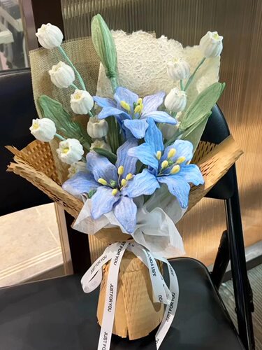 成品扭扭棒铃兰花百合花束扭扭棒花束创意手工成人礼毕业实用礼物