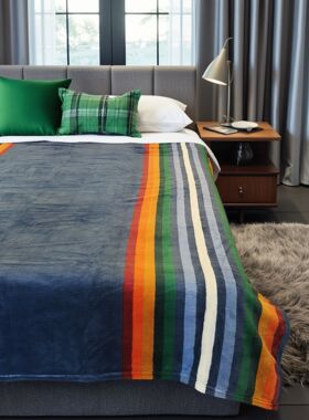 BERKXIRE毛毯拉舍尔仿兔毛法兰绒毯子办公室午睡毯贝贝绒