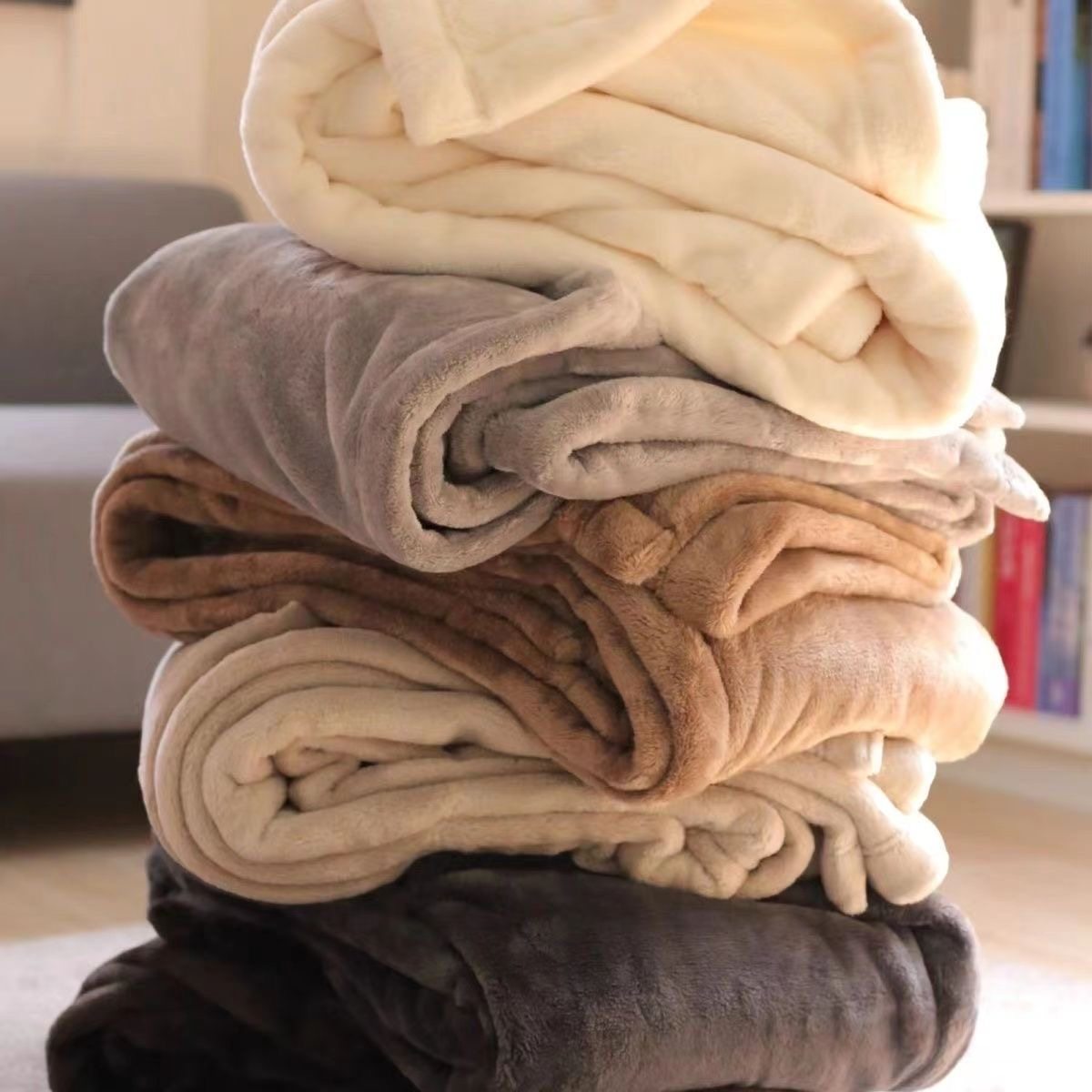 航空毯法兰绒毛毯加厚珊瑚绒盖毯午睡薄毯空调房单双人毯子盲盒