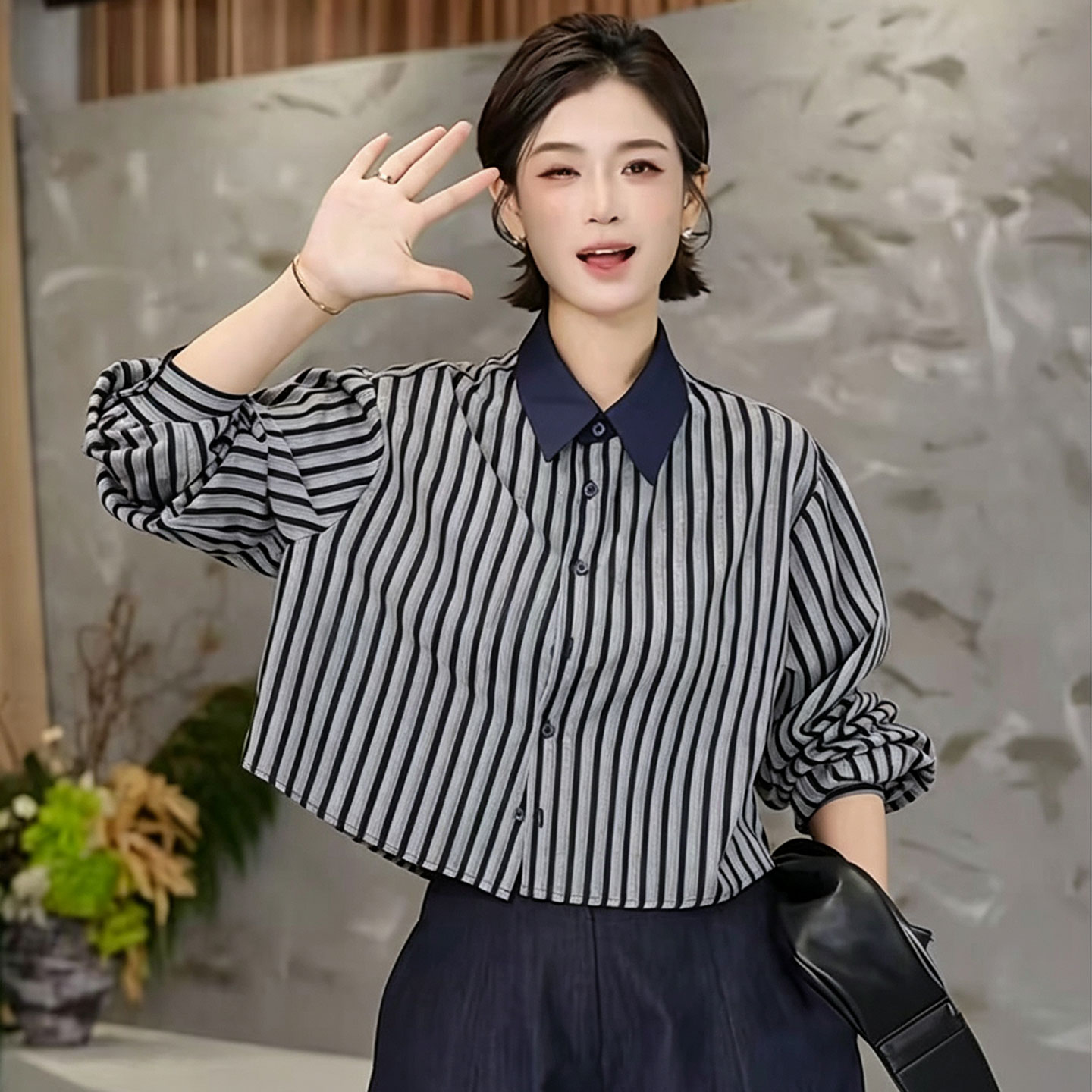 复古撞色条纹短款长袖衬衫女2026新款早春宽松小个子气质衬衣上衣图片
