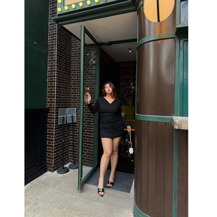 楠哥微胖mm大码黑色褶皱连衣裙女辣妹修身显瘦性感包臀长袖短裙子