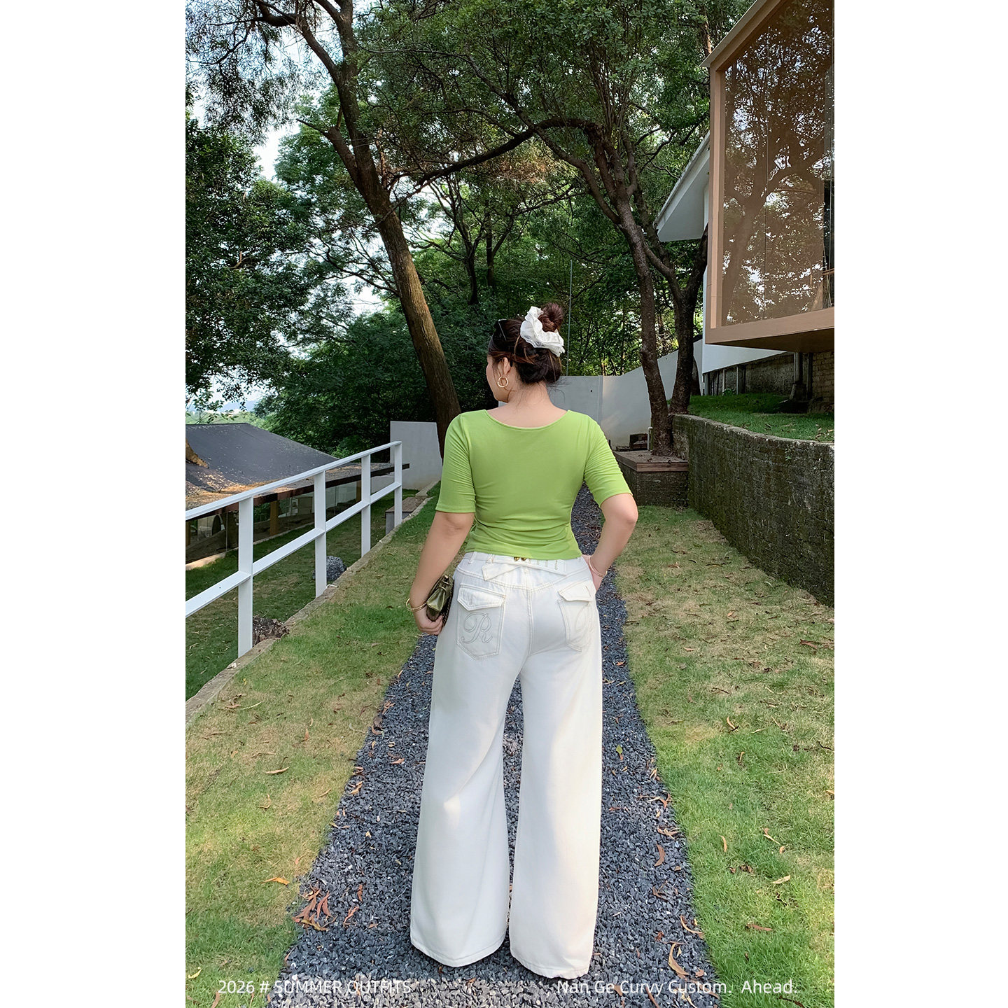 白色高腰垂感显瘦阔腿休闲牛仔裤