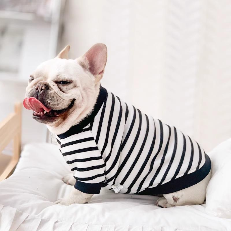 法斗犬狗狗衣服春秋季薄款巴哥斗牛恶霸犬小型犬宠物条纹两脚卫衣