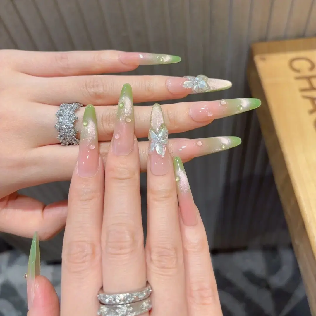 纯手工穿戴甲夏日清透芭乐法式猫眼仙女立体花花显白高级感美甲贴