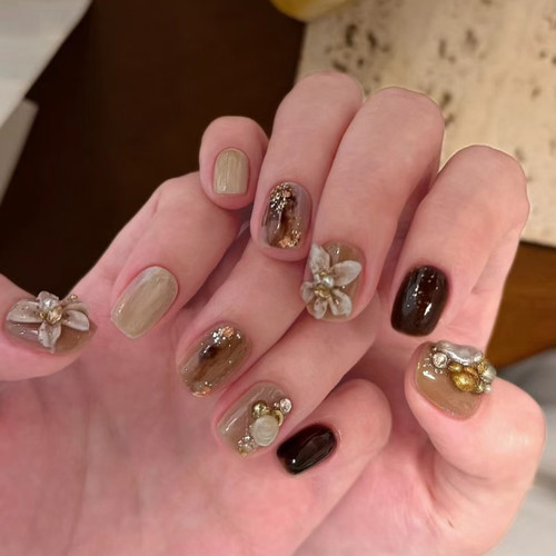 【玛奇朵】秋冬新款美拉德晕染琥珀色复古风立体雕花纯手工穿戴甲