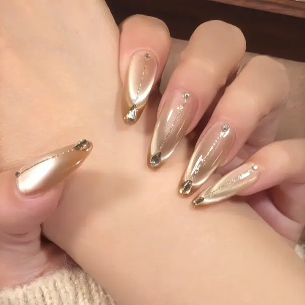 小红书爆款棕色长款水滴猫眼闪钻香槟金高级感闪钻纯手工穿戴甲