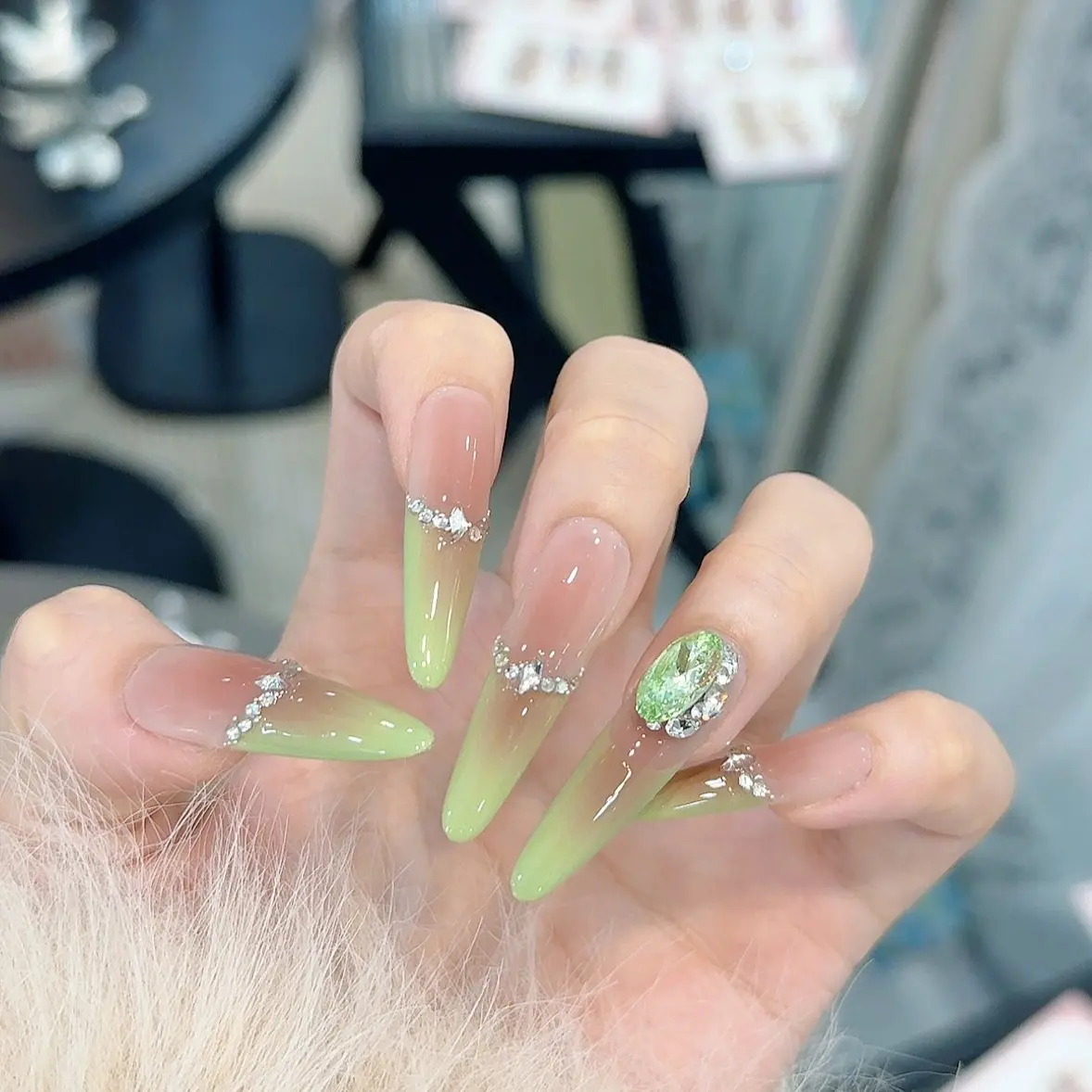 【喵咖奶绿】原创款 请勿盗图  绿色简约显白爆闪式 纯手工穿戴甲