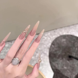 柔粉裸色纯欲风千金碎钻高级简约纯手工美甲穿戴甲 指尖鎏光诗