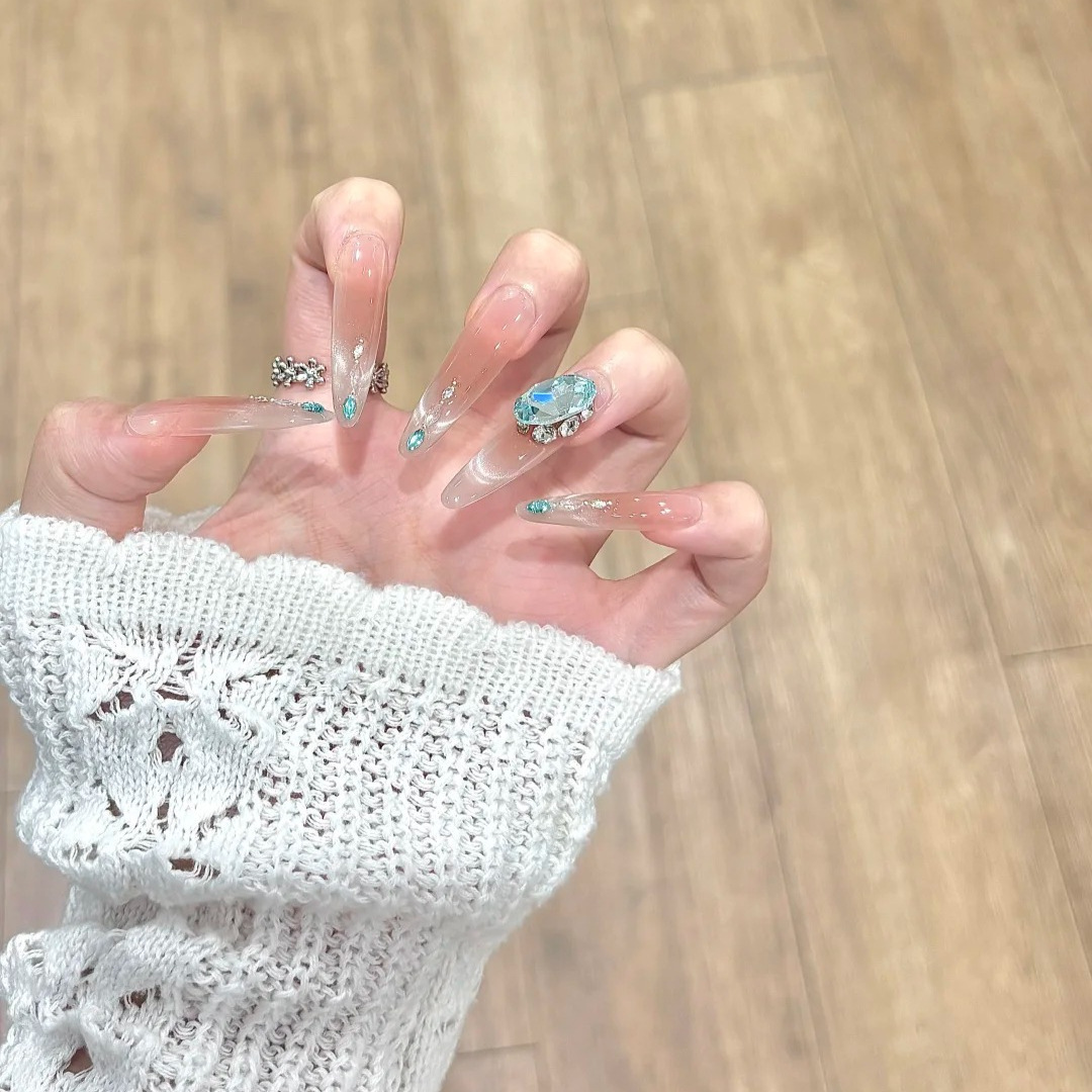 纯手工穿戴甲夏日爆闪渐变纯欲气质猫眼冰透高级感法式显白美甲贴