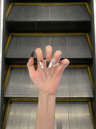 【晚宴】miu系千金法式波点辣妹爆闪粉金猫眼碎钻蝴蝶结穿戴甲