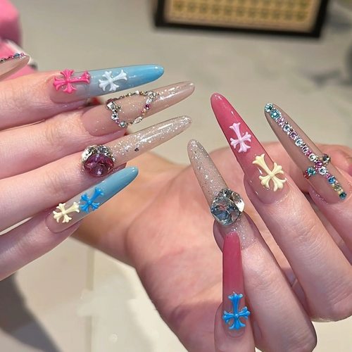 新款朋克彩色十字架美甲复古多巴胺纯手工穿戴摆摊成品美甲