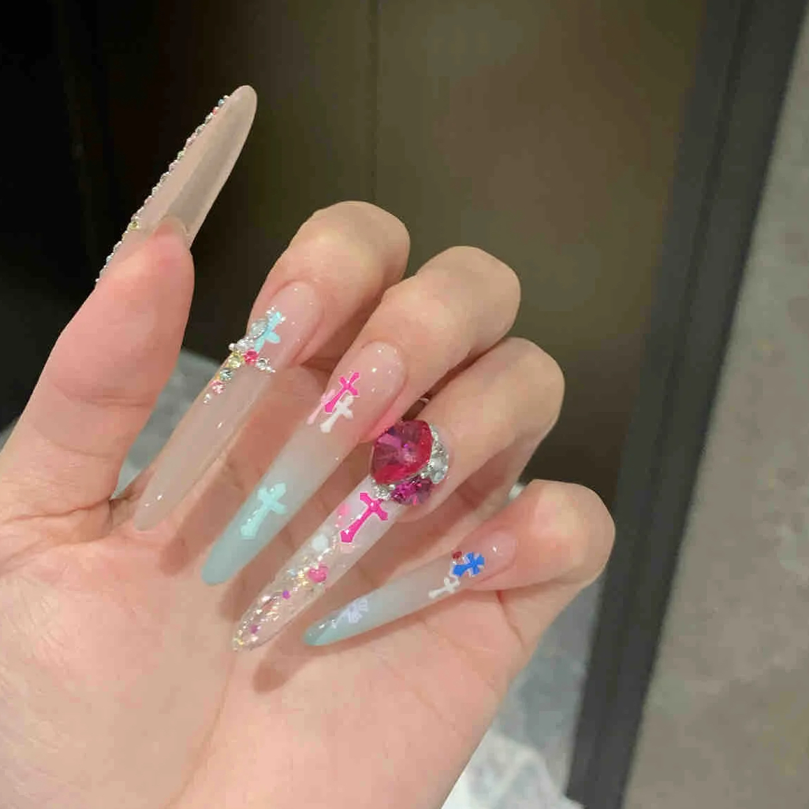 【彩钻克罗】甜酷辣妹超高级爆闪碎钻五彩十字架纯手工美甲穿戴甲,彩妆/香水/美妆工具,穿戴甲/甲片,淘宝优惠券,粉丝福利购,淘宝优惠卷