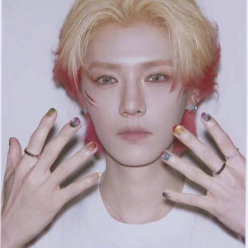 鹿晗同款纯手工穿戴甲显白彩虹硬糖玻璃珠猫眼春夏可爱美甲超酷炫