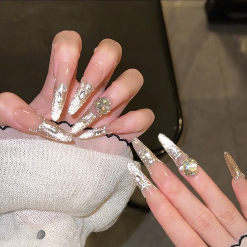 【爆闪碎钻】miu系名媛风裸色爆闪指尖法式碎钻轻奢穿戴甲猫眼长