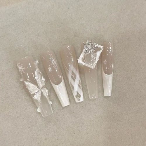 纯手工穿戴甲初雪冰露晨蝶显白蝴蝶气质高级感猫眼可拆卸美甲贴片