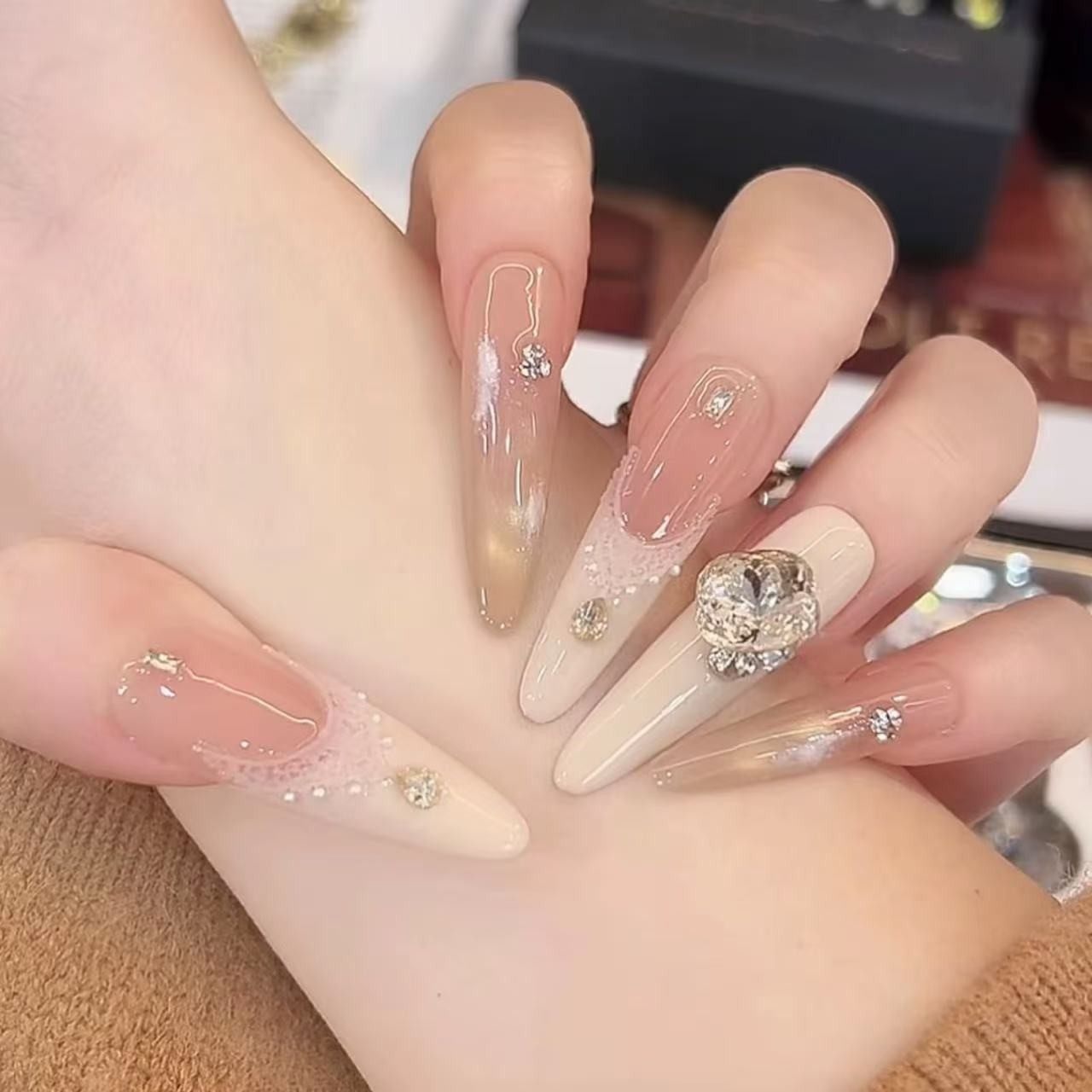 【御姐】纯手工穿戴甲纯欲气质甲片指尖渐变淡雅显白高级温柔美甲,彩妆/香水/美妆工具,穿戴甲/甲片,淘宝优惠券,粉丝福利购,淘宝优惠卷