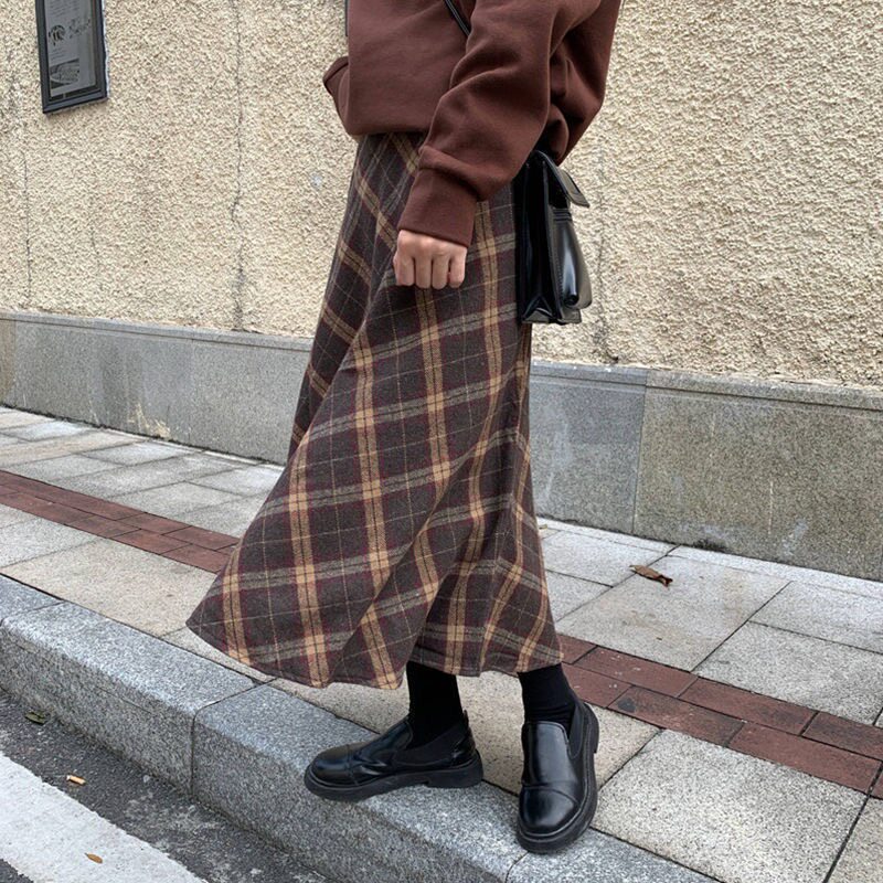 咖啡色毛呢格子半身裙女秋冬季