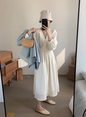 春秋新品韩国aboutmoon通勤气质休闲v领雪纺连衣裙纯色均码女