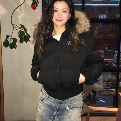 复古黑色大毛领连帽羽绒服女