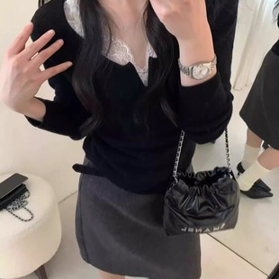 韩系漂亮蕾丝V领针织打底衫女早春新款独特超好看内搭短款小上衣