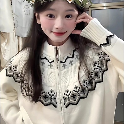 复古费尔岛提花白色立领开衫毛衣