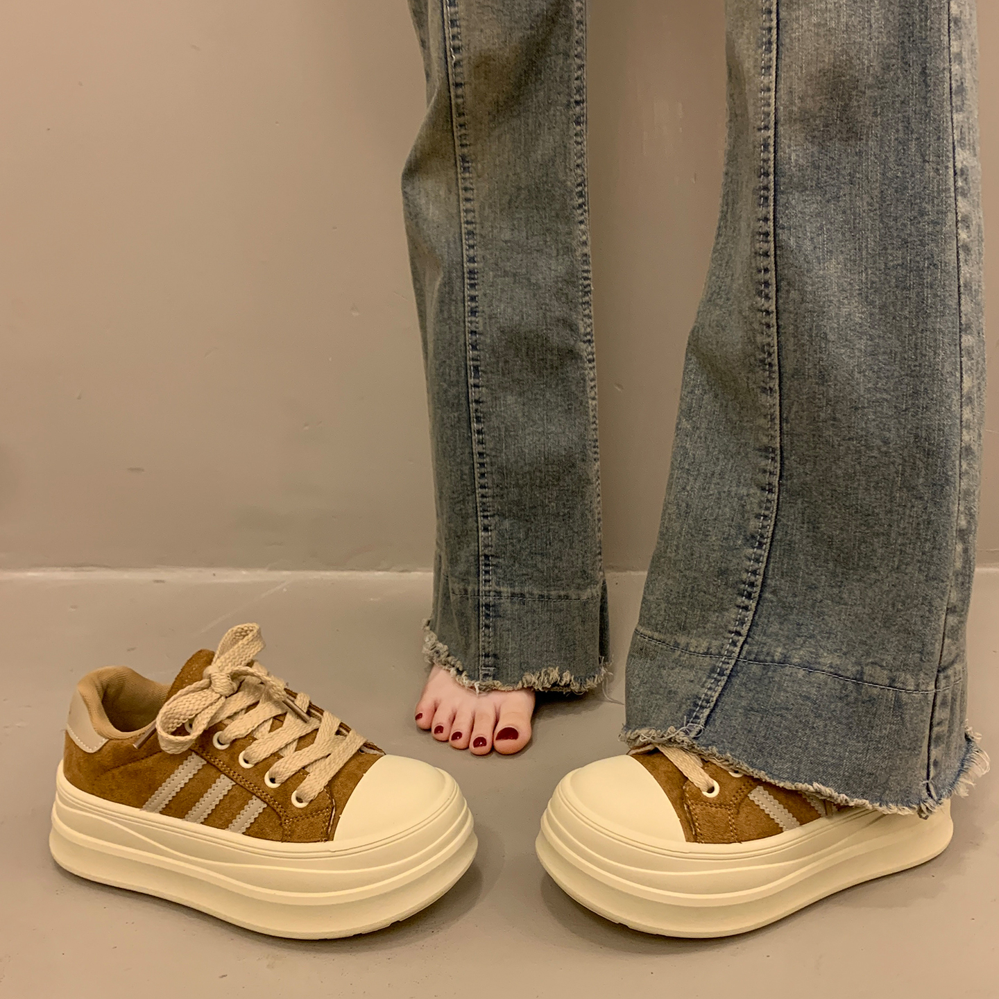 韩系圆头松糕板鞋女设计感面包鞋