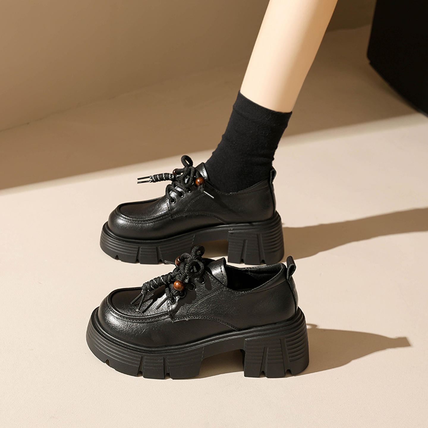 英伦风黑色小皮鞋女秋冬季乐福鞋