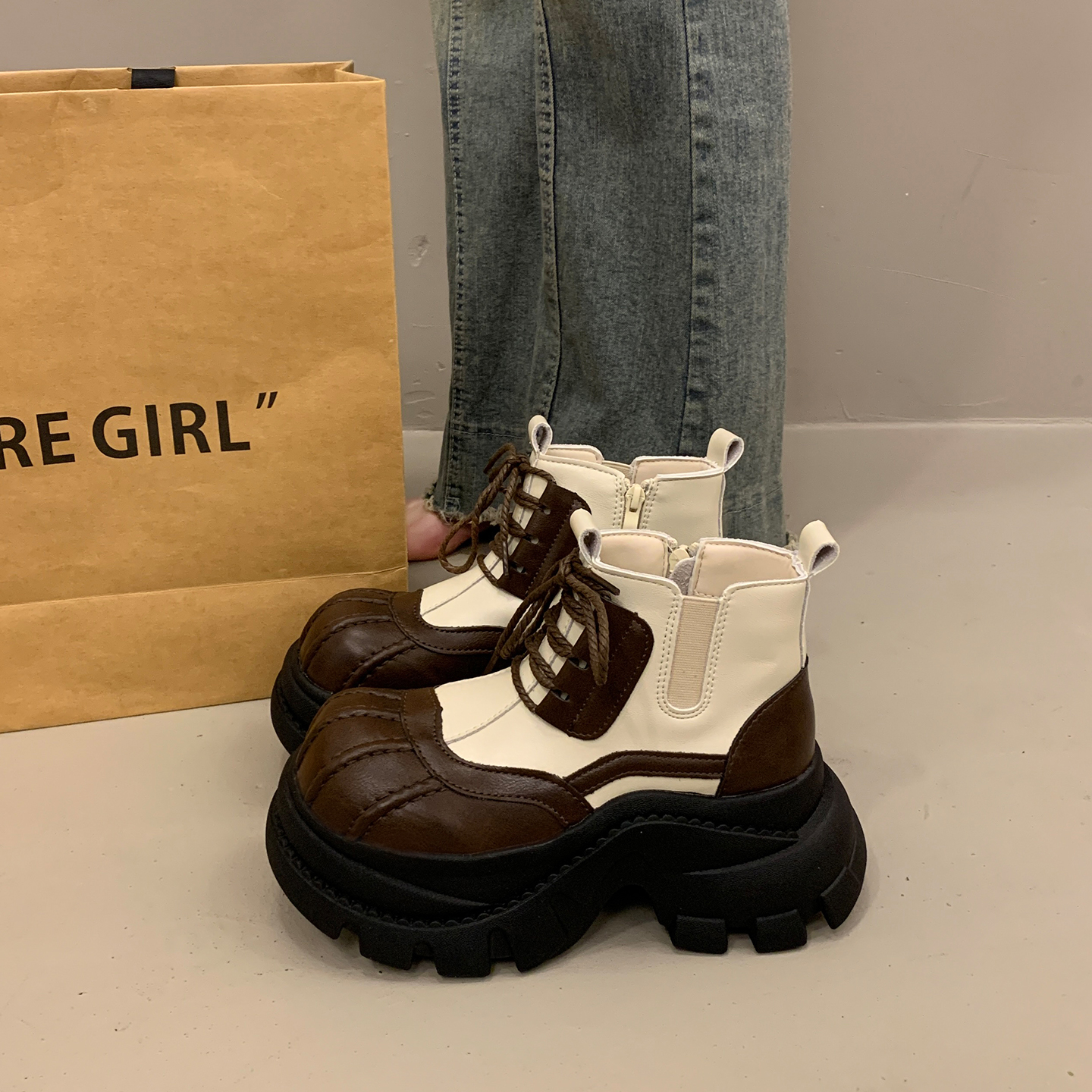 复古低帮黑色马丁靴女系带机车靴