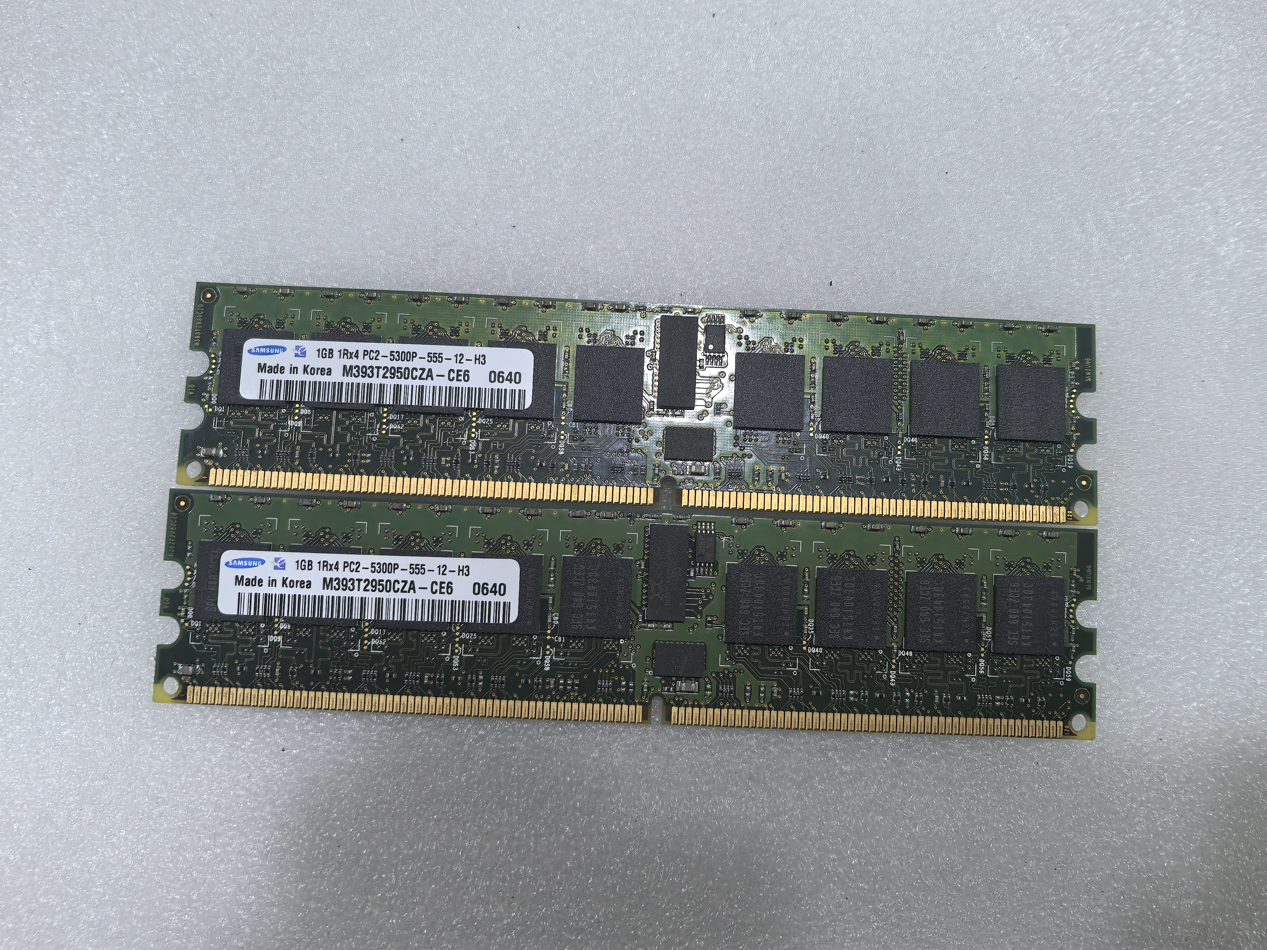 三星 1GB 1RX4 PC2-5300P 667 DDR2 服务器内存DELL IBM HP