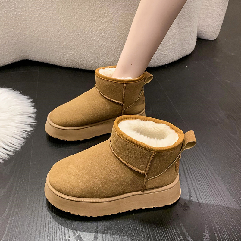 新款韩版舒适雪地靴子