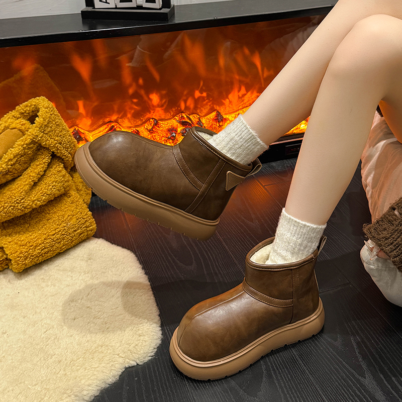 厚底短筒皮面防水雪地靴女款2025新款冬季女鞋子皮毛一体面包棉鞋