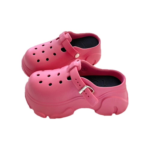 Летние тапочки в стиле Crocs, нескользящие пляжные черные босоножки на платформе, легко надевать, женский стиль, подходят для носки на улице, коллекция 2023 года, очень толстая массивная платформа, увеличивают рост