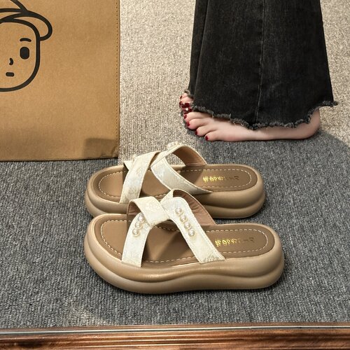 厚底凉拖鞋女夏季外穿高级感2026新款珍珠配裙子银色沙滩凉0623k