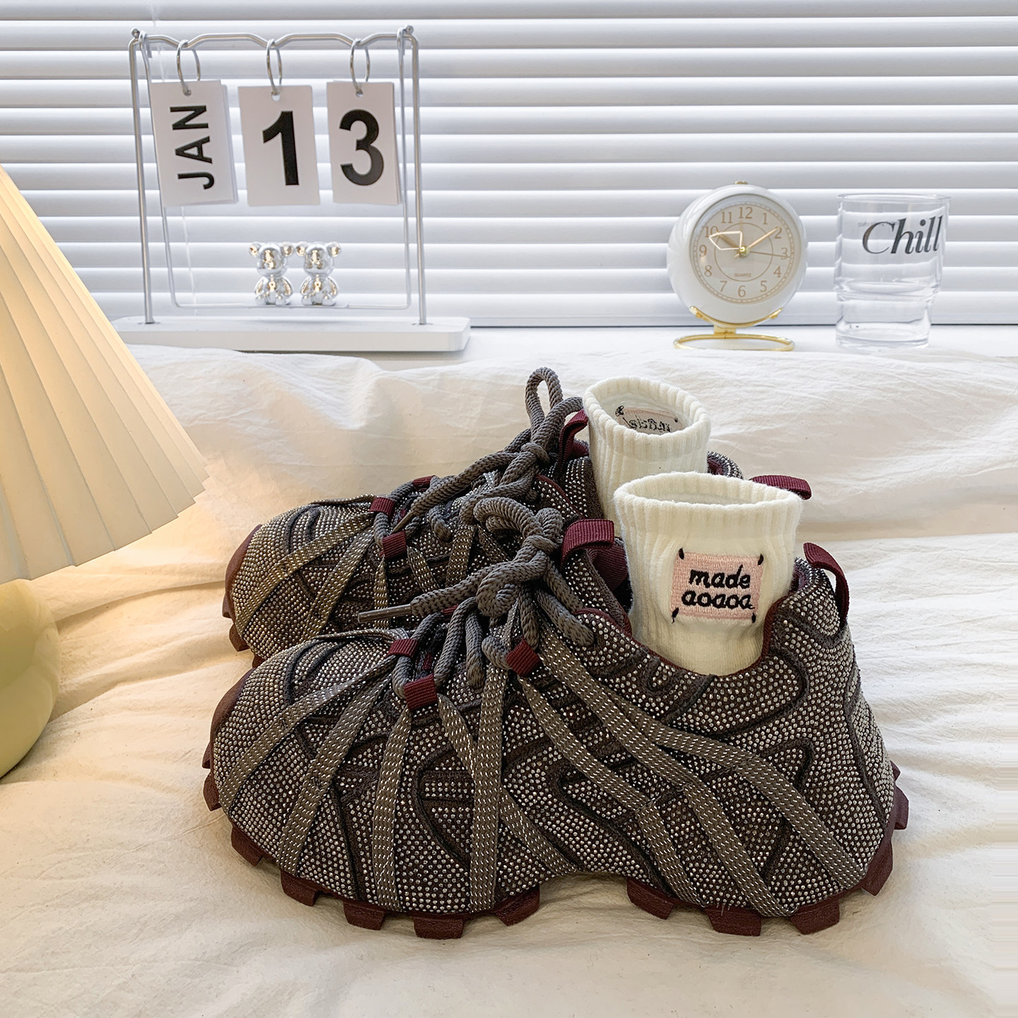 蜘蛛网绑带水钻满天星老爹鞋女2026冬季新款炸街运动休闲鞋ins潮