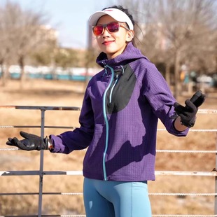 户外王者 男女情侣运动连帽夹克外套 速干透气方格面料3D立裁春季