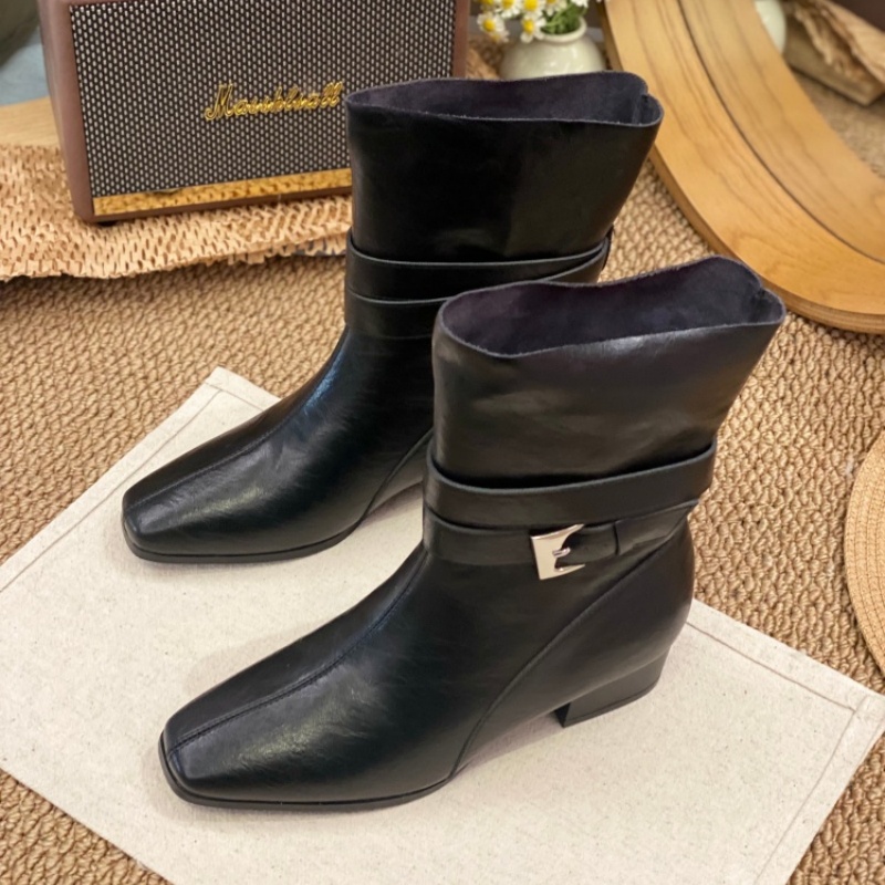 英伦风皮带扣粗跟马丁靴女2025新款冬季防滑舒适黑色短靴气质百搭