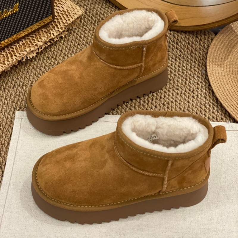 2025冬季新款牛反绒皮毛一体雪地靴女短筒加绒防滑保暖厚底棉鞋女