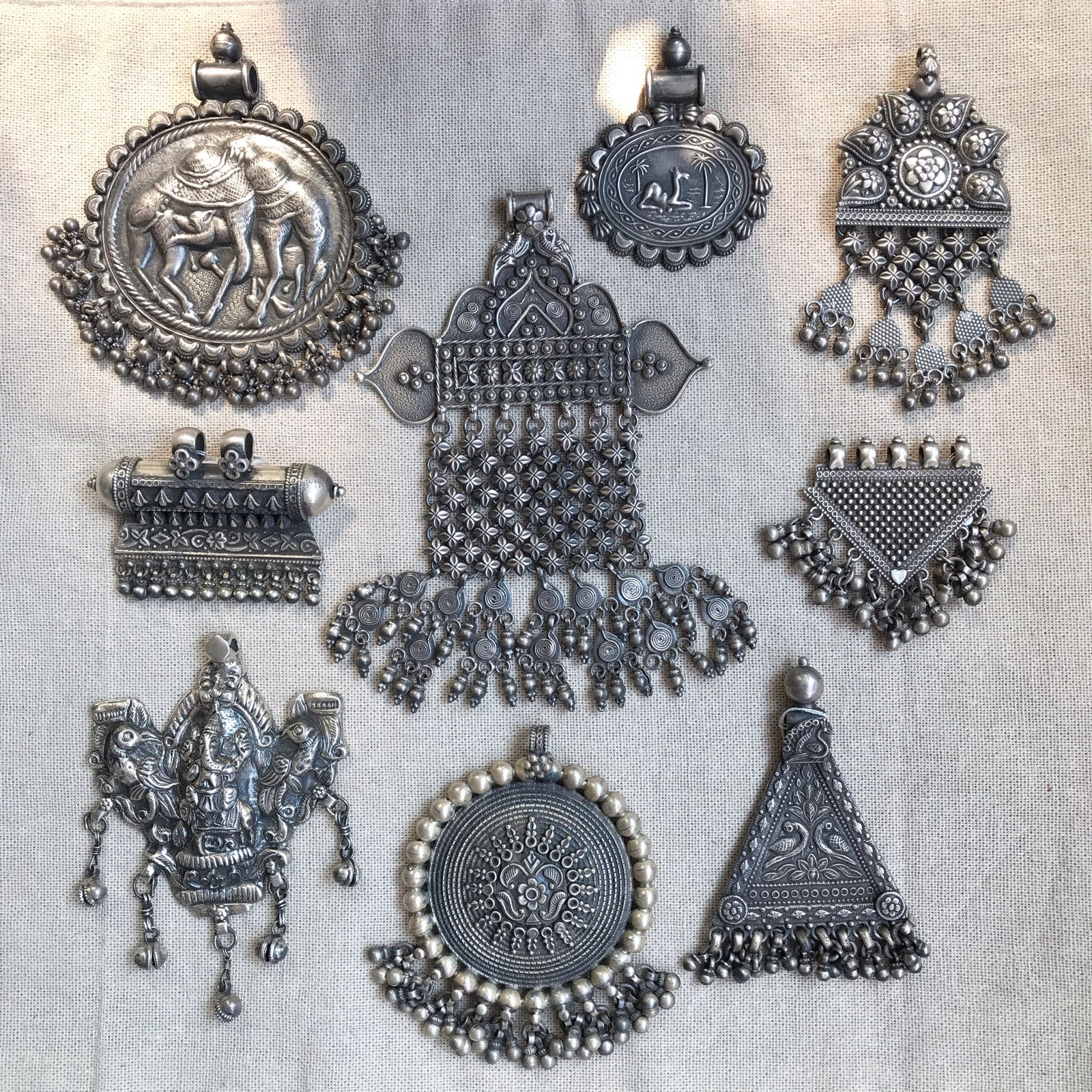 凉玥 印度阿富汗手工复古宫廷风格老银流苏象神孔雀花潜水艇吊坠