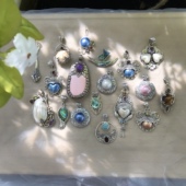 凉玥 印度尼西亚巴厘岛手工18k马贝珠彩贝水晶虎睛石925纯银吊坠