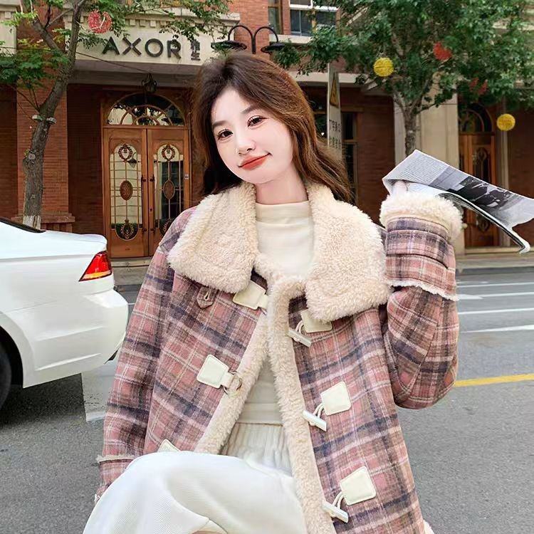 格子皮毛一体羊羔绒外套女短款冬季2025新款爆款小个子羊羔毛棉服